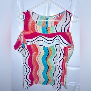 Peter Nygard-Like New Lightweight Top/ size Large- Flowy material-Beautiful